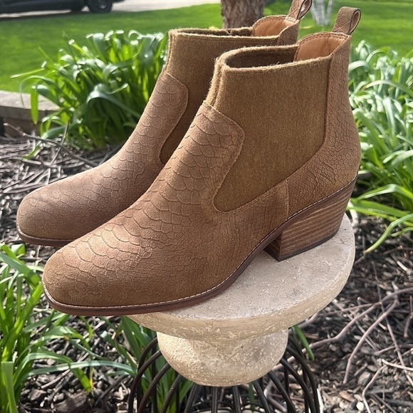 Crown Vintage Giancita Brown suede ankle boots with subtle snake pattern size 9 - Picture 5 of 10